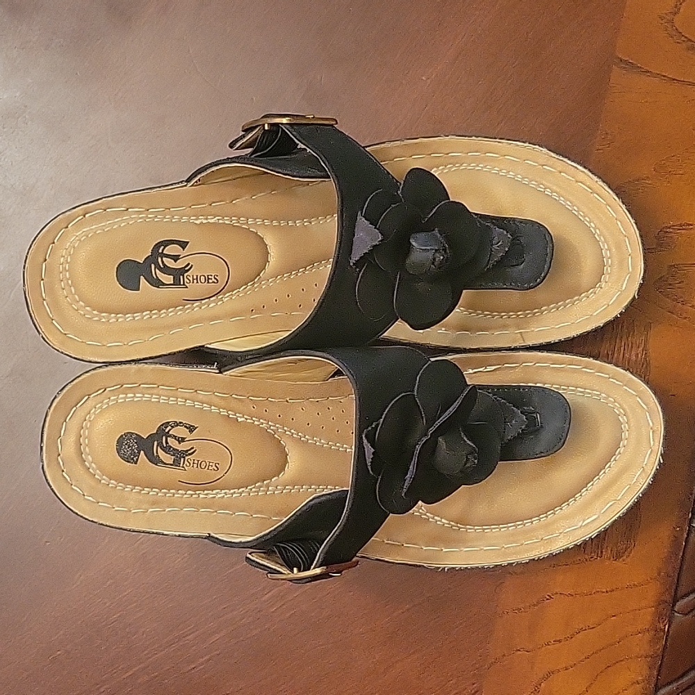 Blossom Black sandals size 8.5